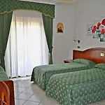 Valle Rossa 4*