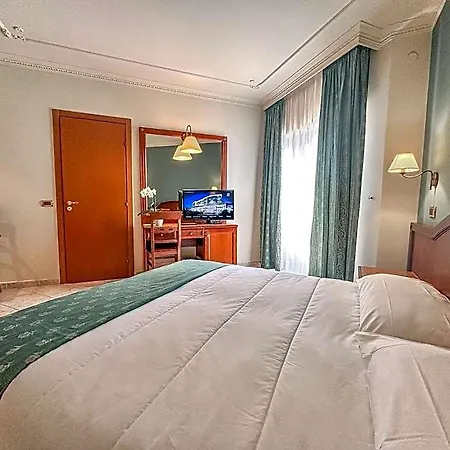 Valle Rossa 4*
