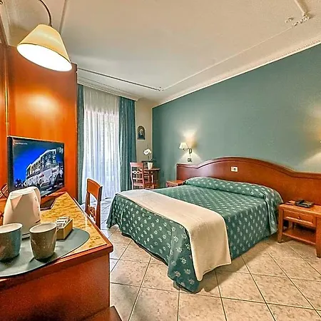 Valle Rossa 4*
