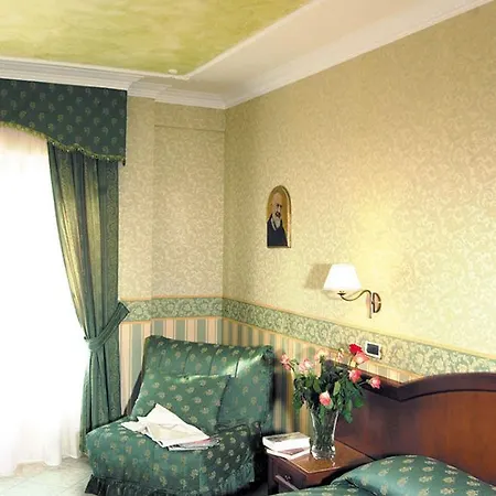 Valle Rossa 4*