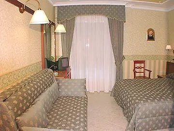 Valle Rossa 4*